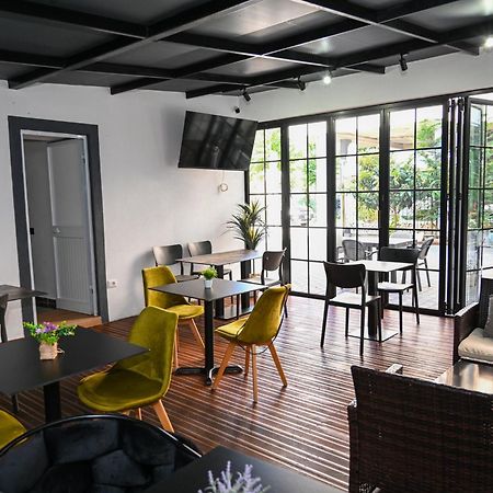 Vila Aaron Durres Bagian luar foto