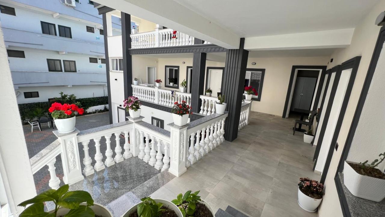 Vila Aaron Durres Bagian luar foto