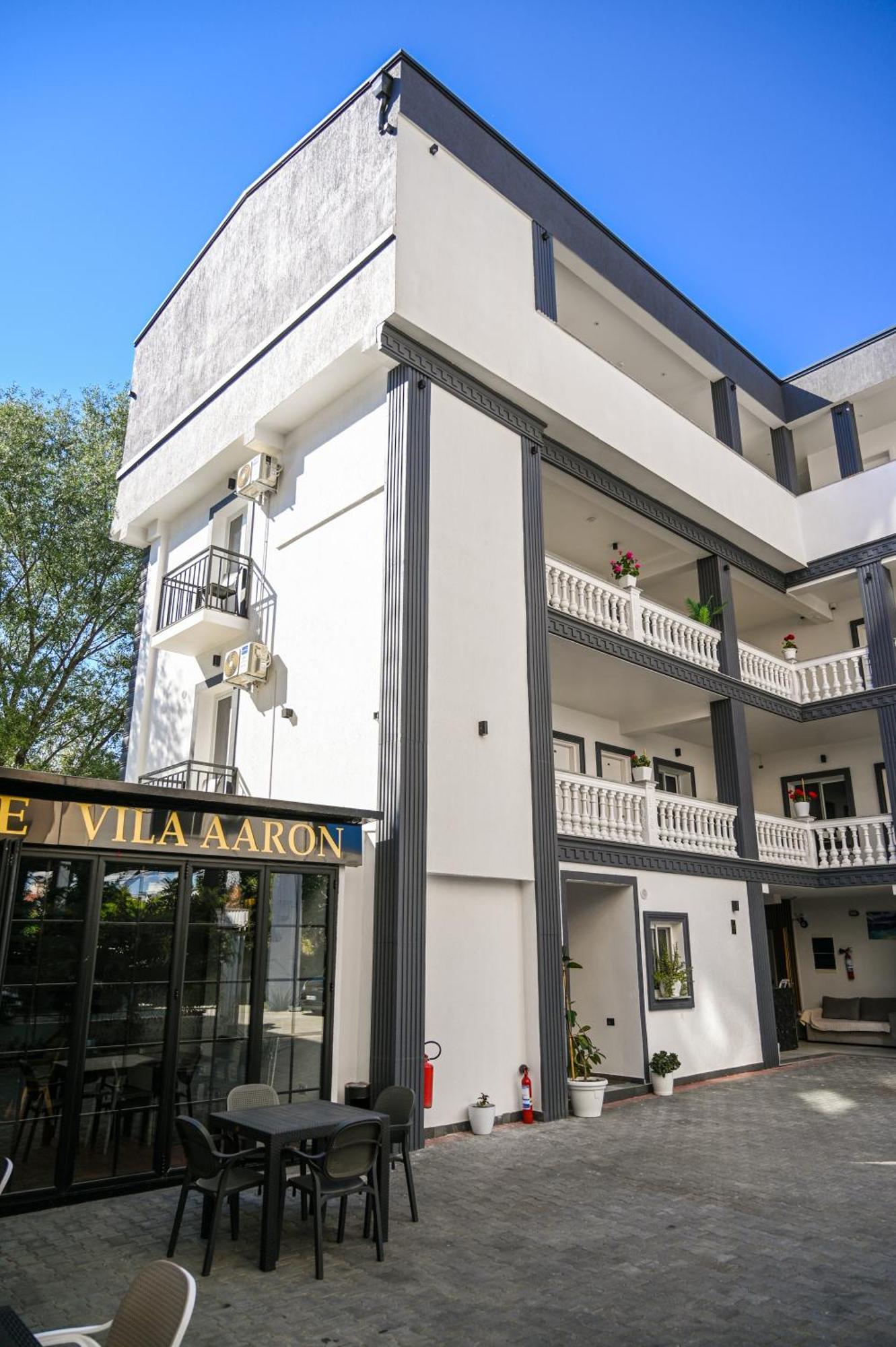 Vila Aaron Durres Bagian luar foto