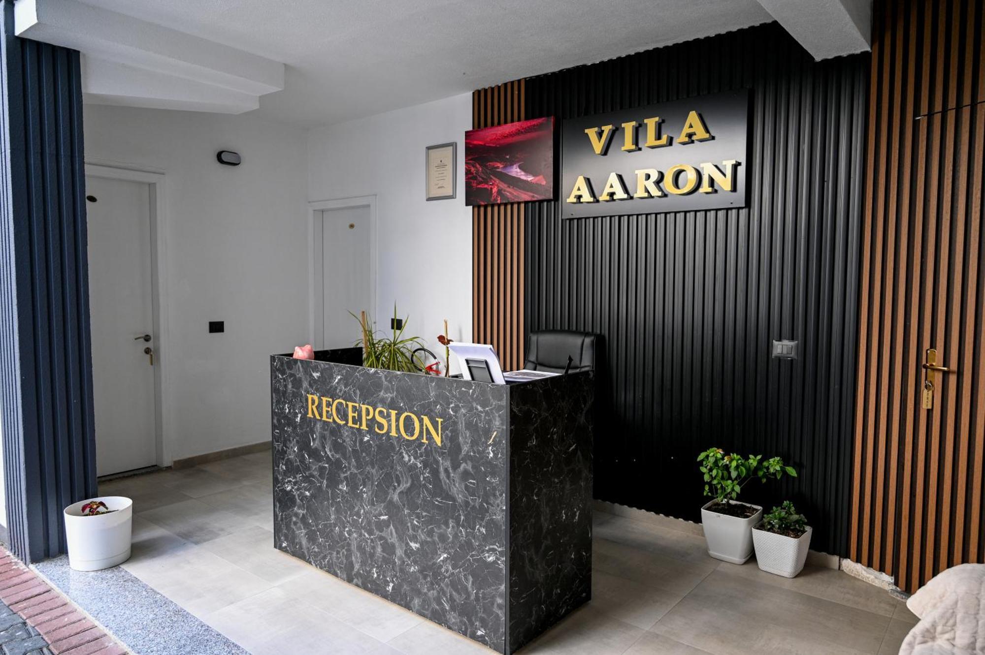 Vila Aaron Durres Bagian luar foto