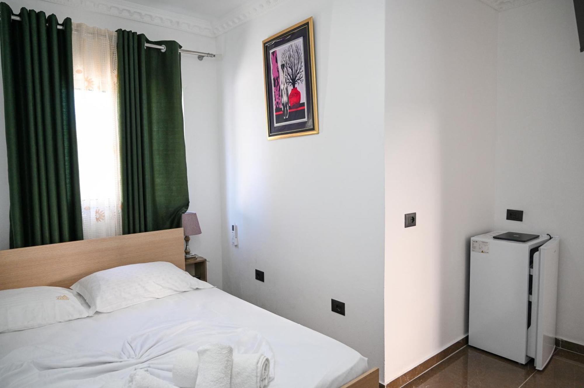 Vila Aaron Durres Bagian luar foto
