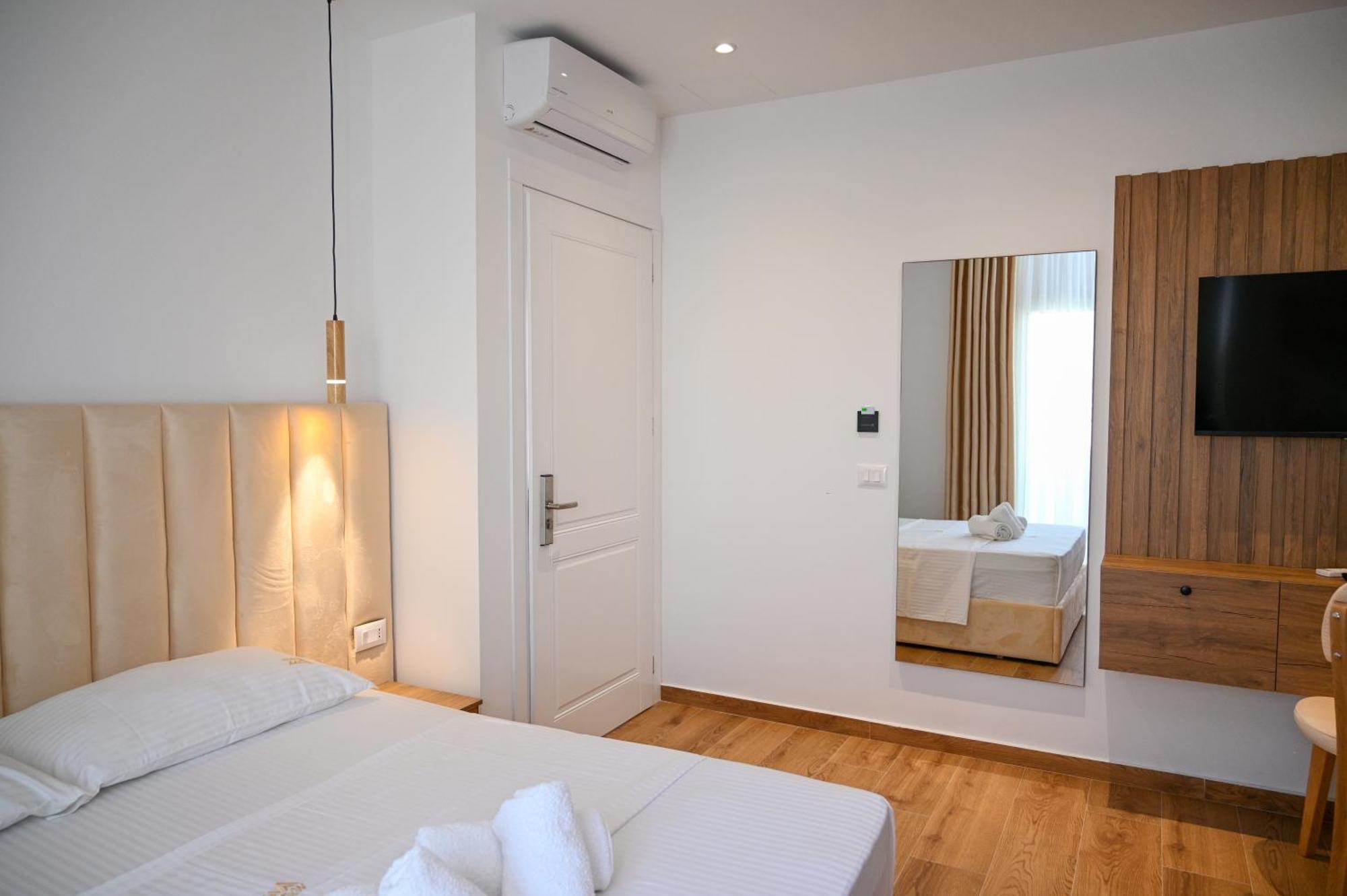 Vila Aaron Durres Bagian luar foto