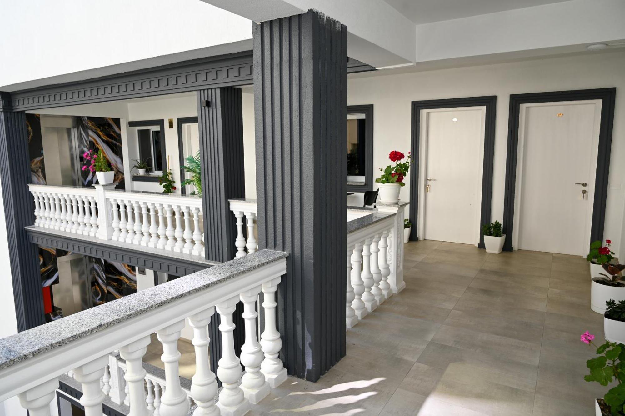 Vila Aaron Durres Bagian luar foto