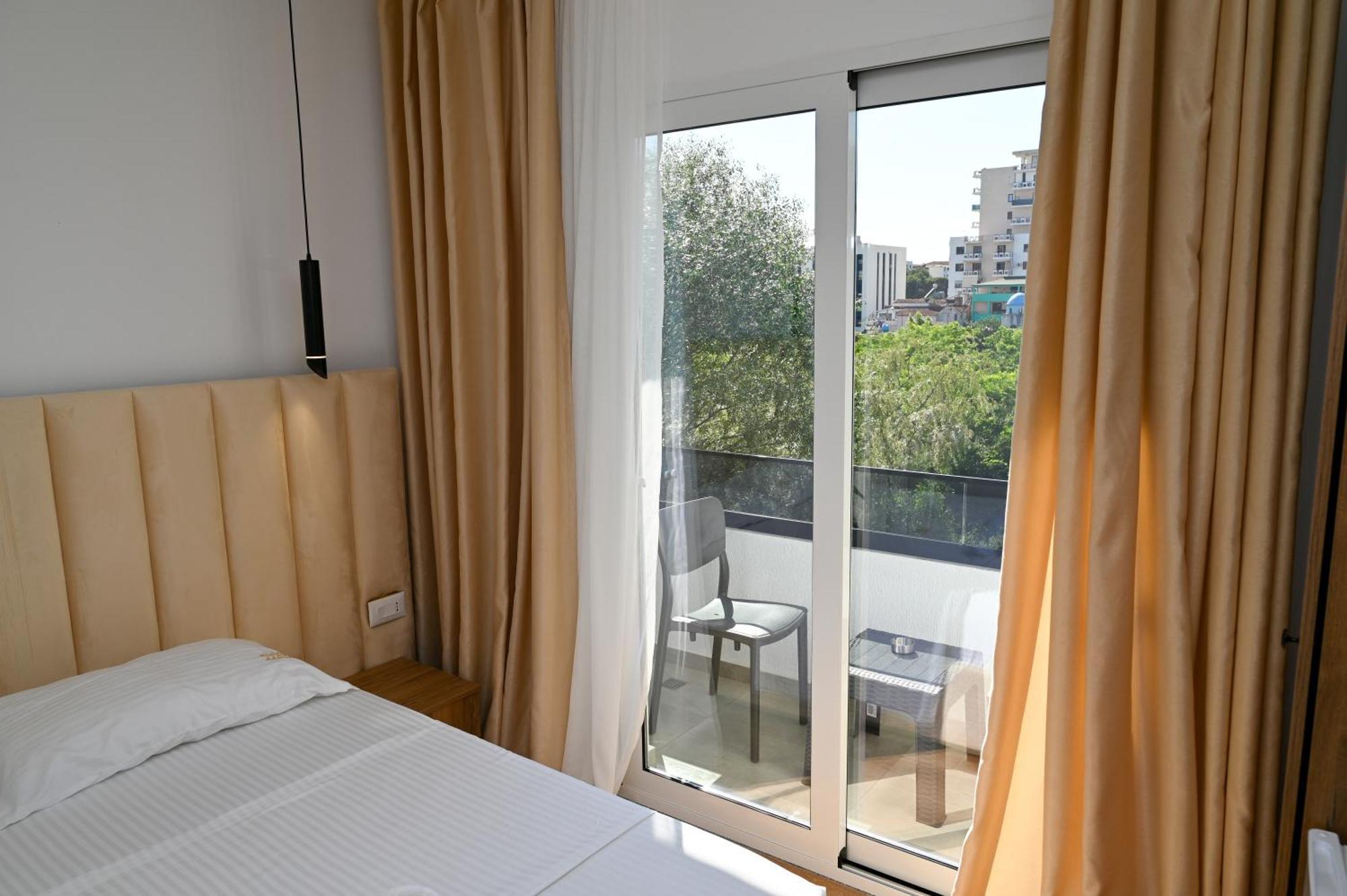 Vila Aaron Durres Bagian luar foto