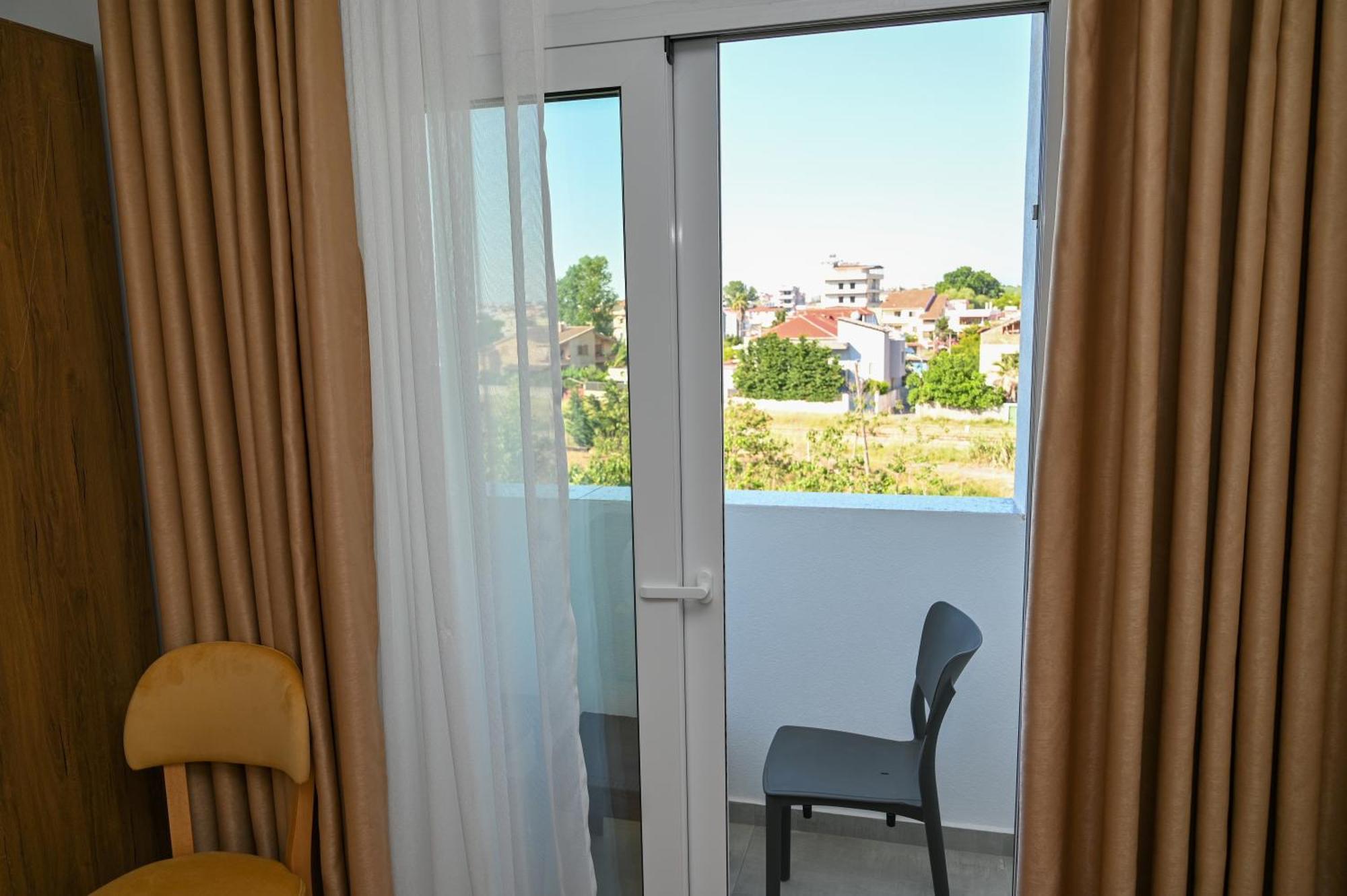 Vila Aaron Durres Bagian luar foto