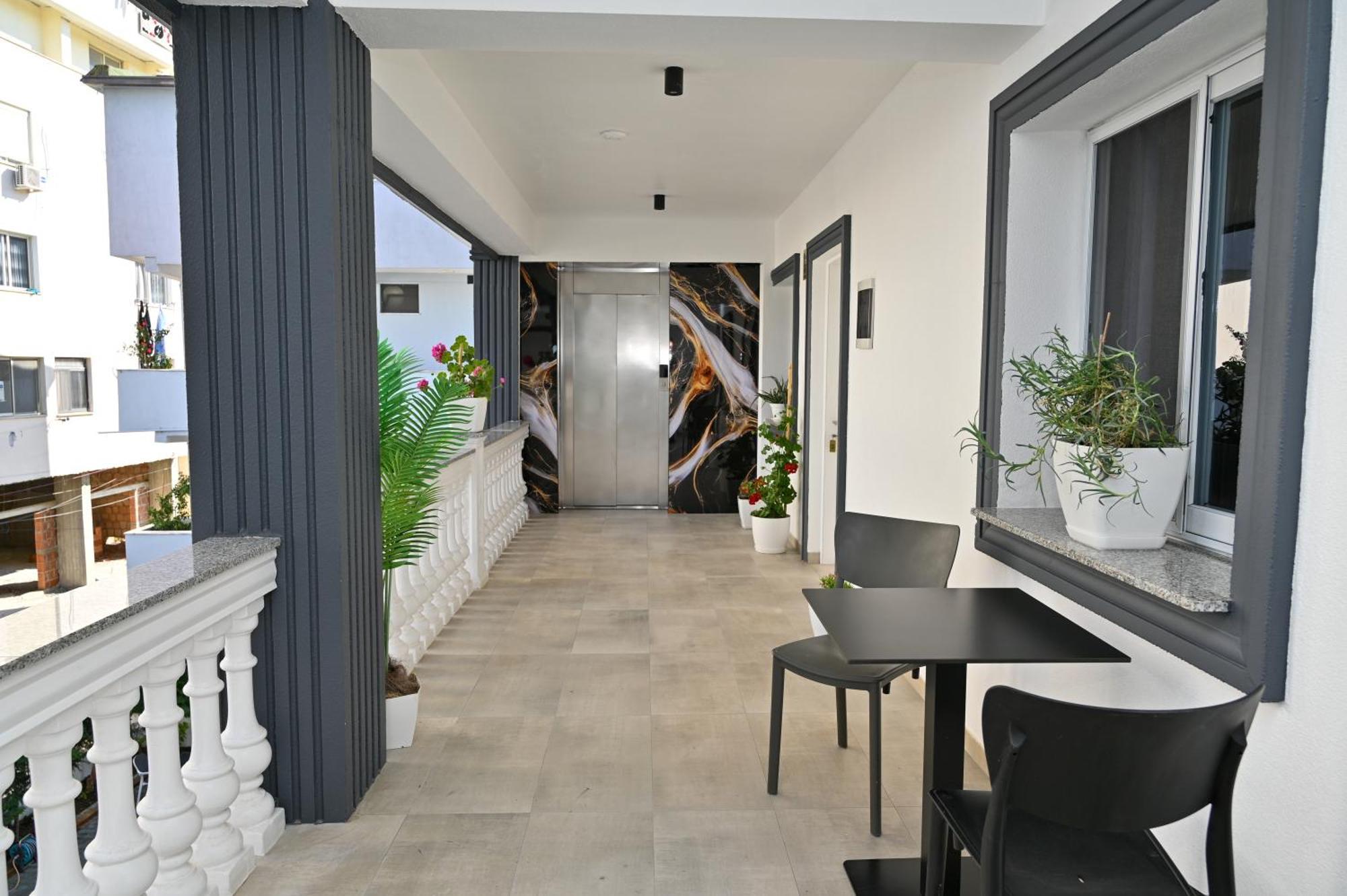 Vila Aaron Durres Bagian luar foto